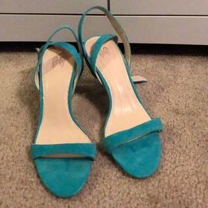 VS Teal Heels